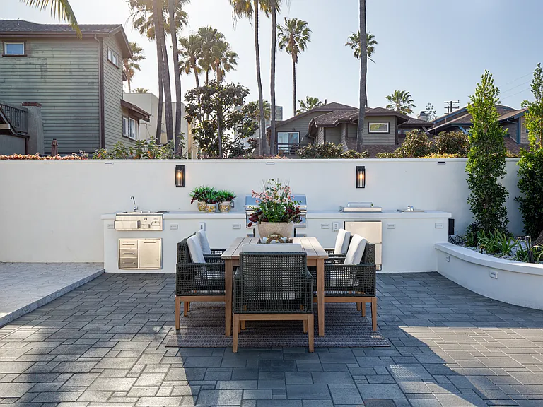 3335 E Ocean Blvd — Photo 22