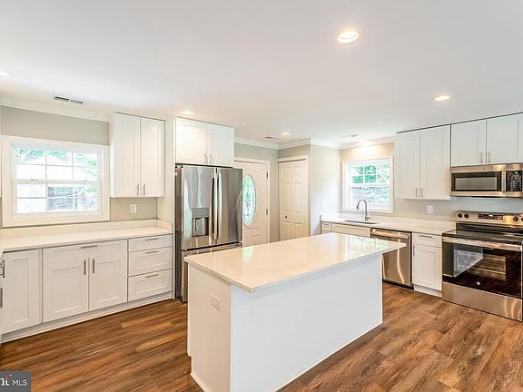 2nd image of 9380 Crystal Ln