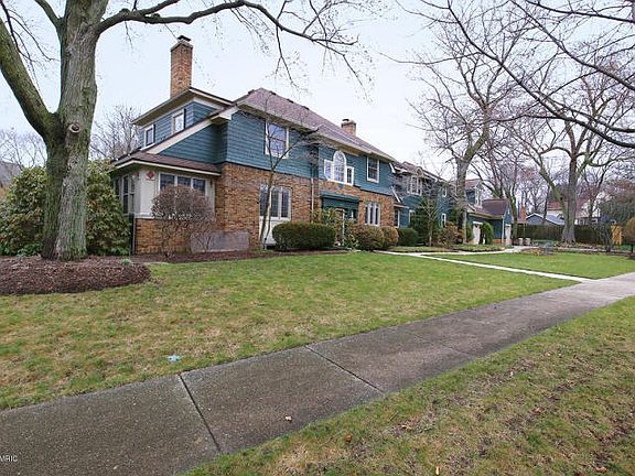 2nd image of 2307 Oakwood Dr SE