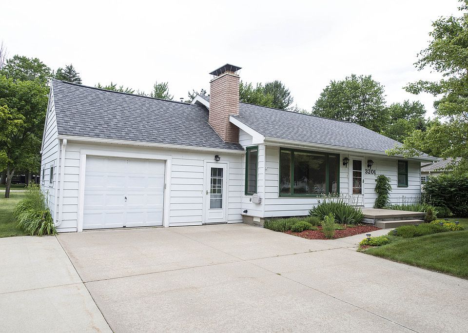 1st image of 3201 E Ashman St