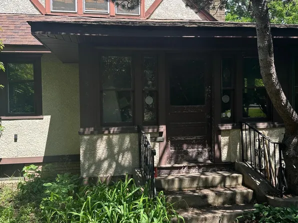 1557 Midway Pkwy, Saint Paul, MN 55108