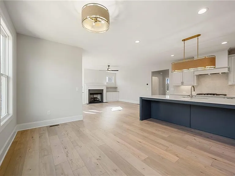 126 Spaulding Ln — Photo 16