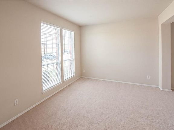 2nd image of 11923 Tyler Dr