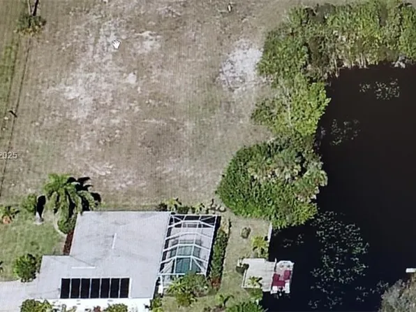 9 SW 22nd Ct, Cape Coral, FL 33991