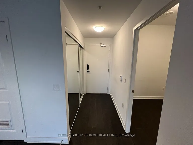 85 Oneida Cres #401 — Photo 8