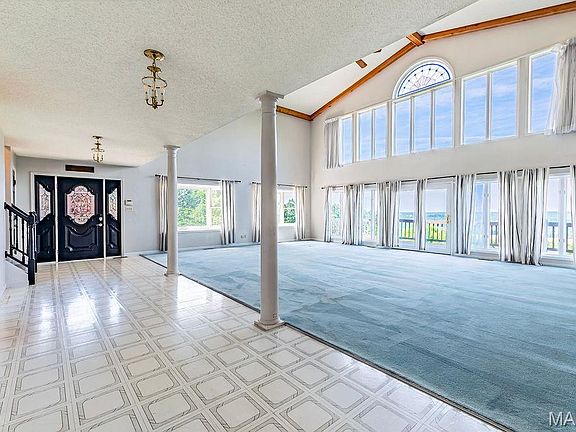 5th image of 8895 Moss Hollow Rd