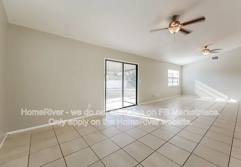1720 SW 3rd Pl — Photo 7