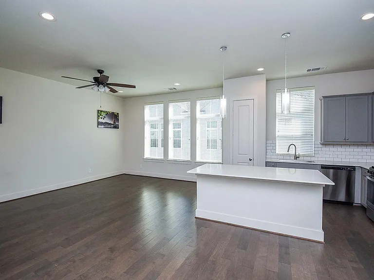 6031 Cypress St — Photo 5