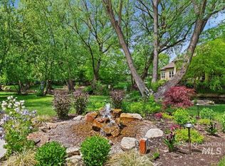 382 W Cottonwood Ct, Eagle, ID 83616