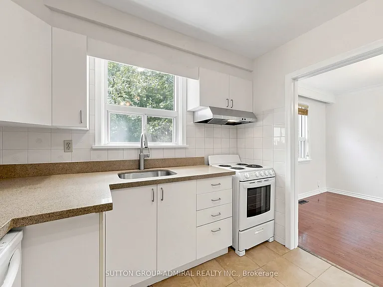 319 Patricia Ave — Photo 13