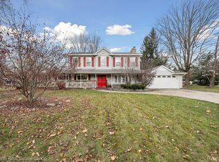 60560 Lillian St, South Lyon, MI 48178