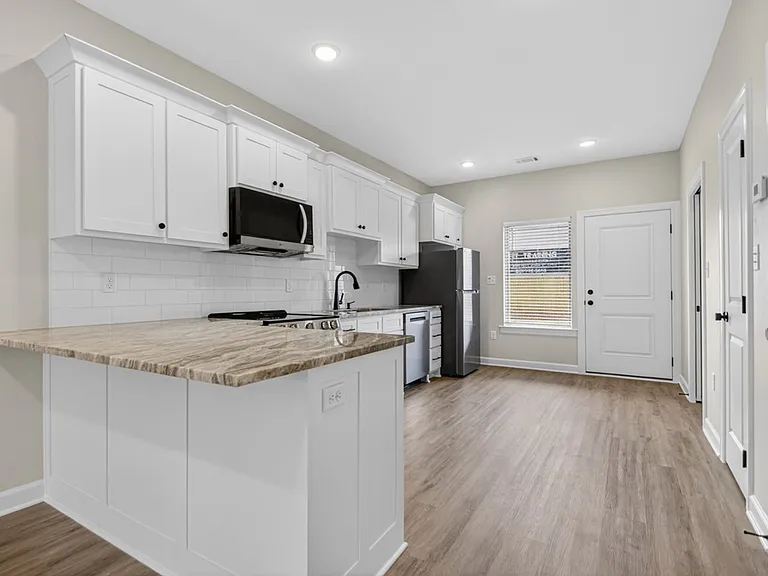 SOMA Area, Little Rock - 2 Bedroom - New Construction Luxury Townhomes — Photo 4