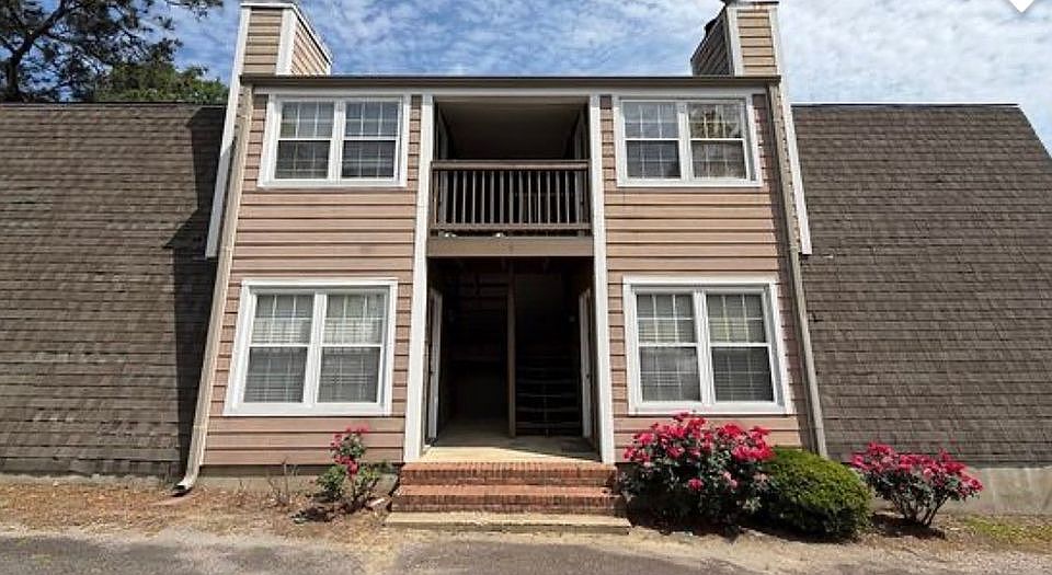 1st image of 210 N Ross St APT P