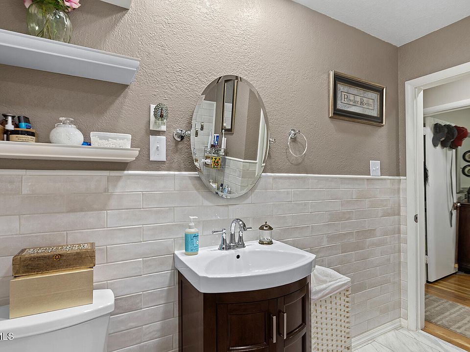 28th image of 441 Merriwood Dr