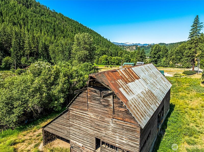 5th image of 10495 Merry Canyon Road
