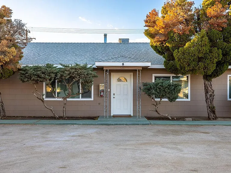 810 N Fairview St — Photo 15