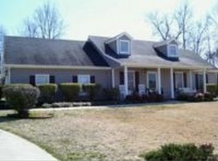 512 Riverwind Dr, Spring Lake, NC 28390
