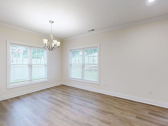 5th image of 251 Hunters Ridge Dr