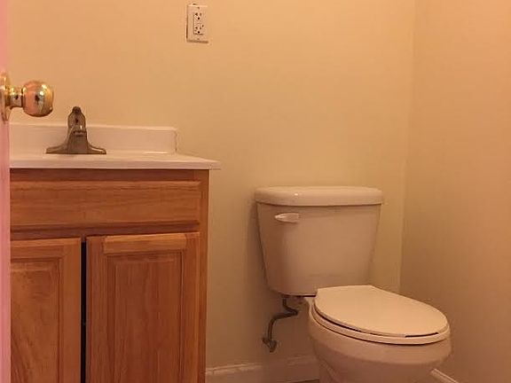 3rd image of 247 Suydam St APT 1
