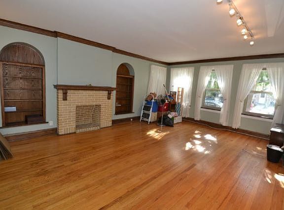 4th image of 5535 N Campbell Ave #02