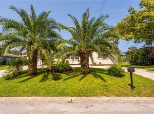 1084 Fountainhead Dr, Largo, FL 33770