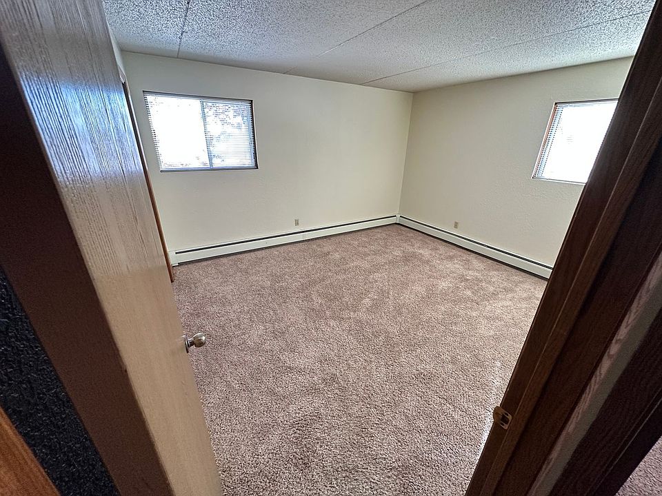 1st image of 417 7th St N #27