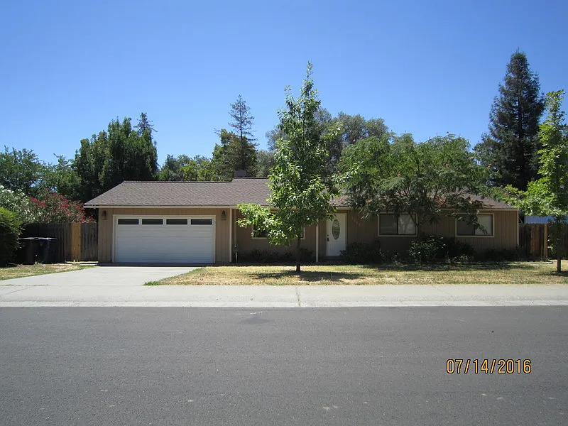 7692 Oak Grove Ave photo 1