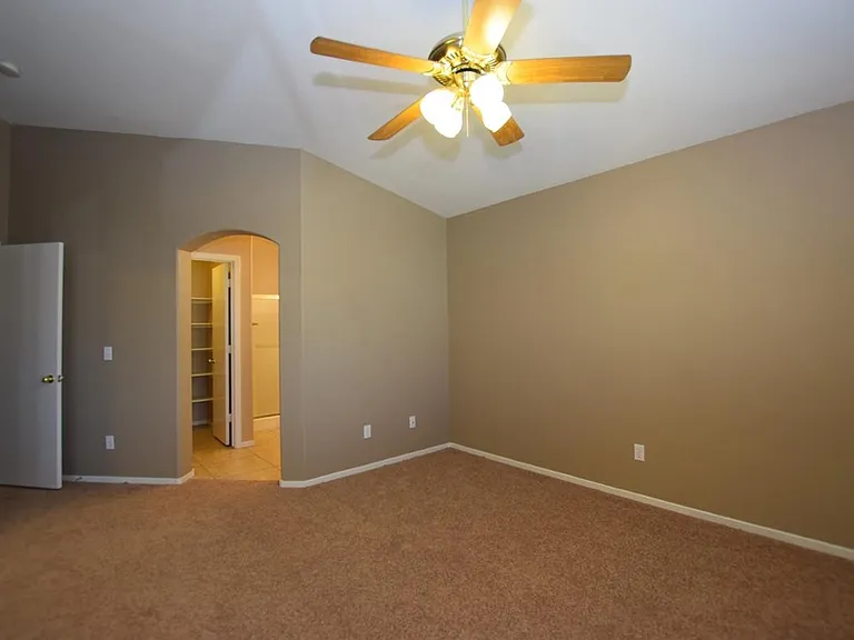 1024 Clover Tip Ct — Photo 18