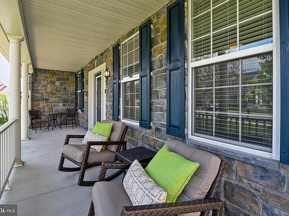 Welcoming front porch!