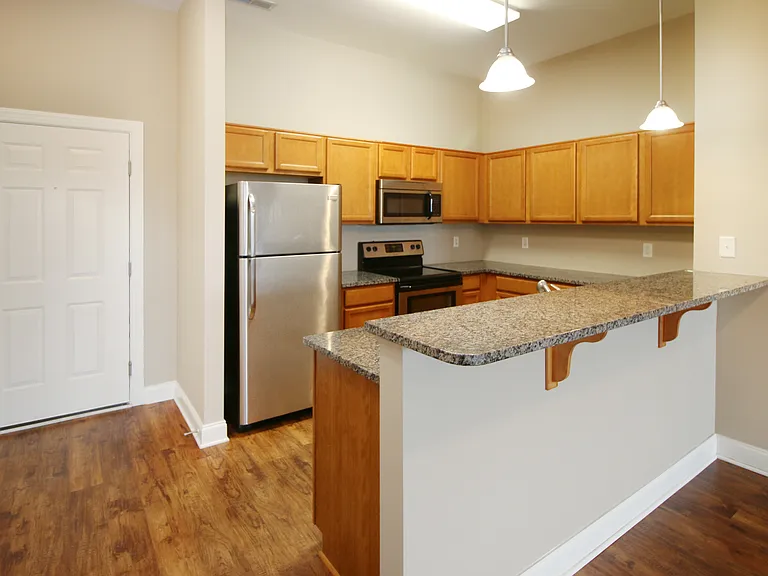 Mount Victor Olde Towne Luxury Apartments — Photo 110
