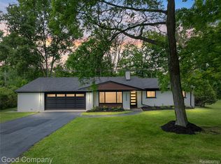 28590 Green Willow St, Farmington Hills, MI 48331