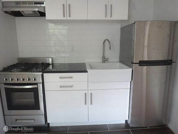 3rd image of 357 Sterling Pl APT 1C