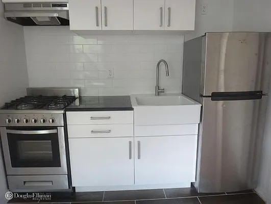 Rented by Compass | media 10