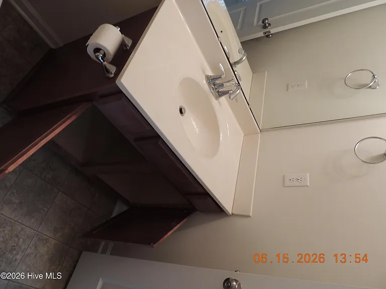 421 Falls Cv — Photo 18