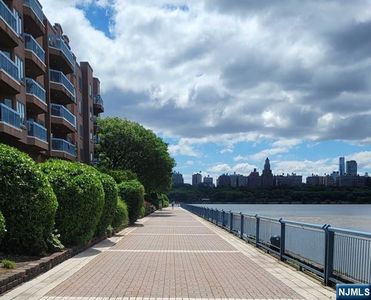 307 Rutledge Ct, Edgewater, NJ, 07020