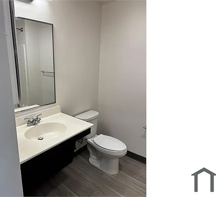 Studio, 350 sqft, $900 — Photo 3