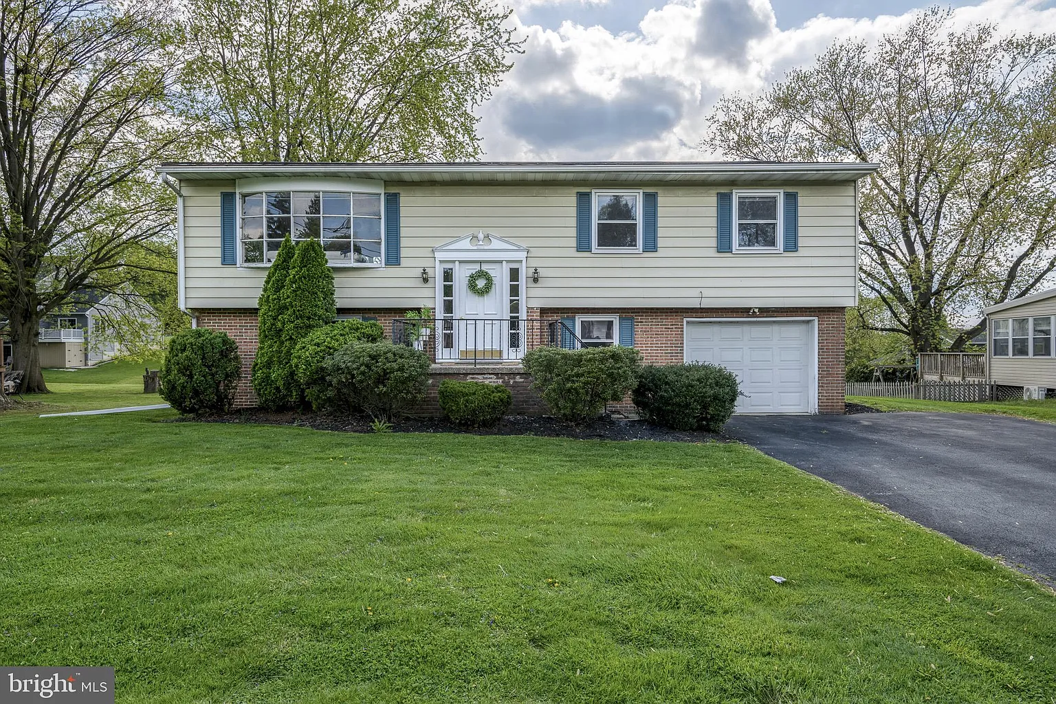 310 Clover Ave photo 1