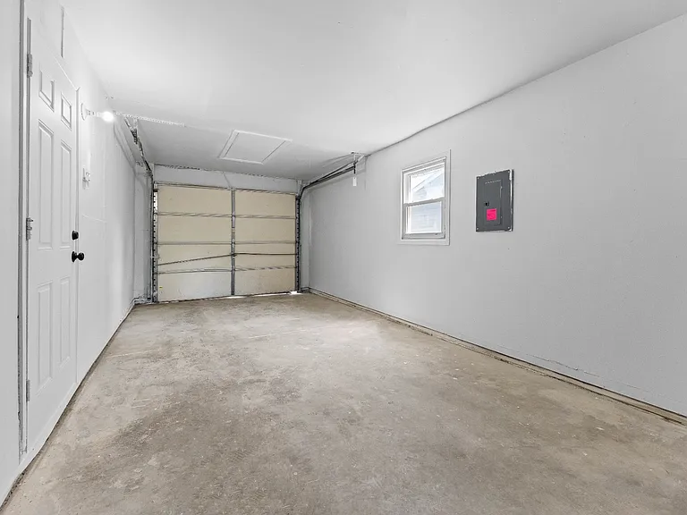 6 Pensdale Ln — Photo 11