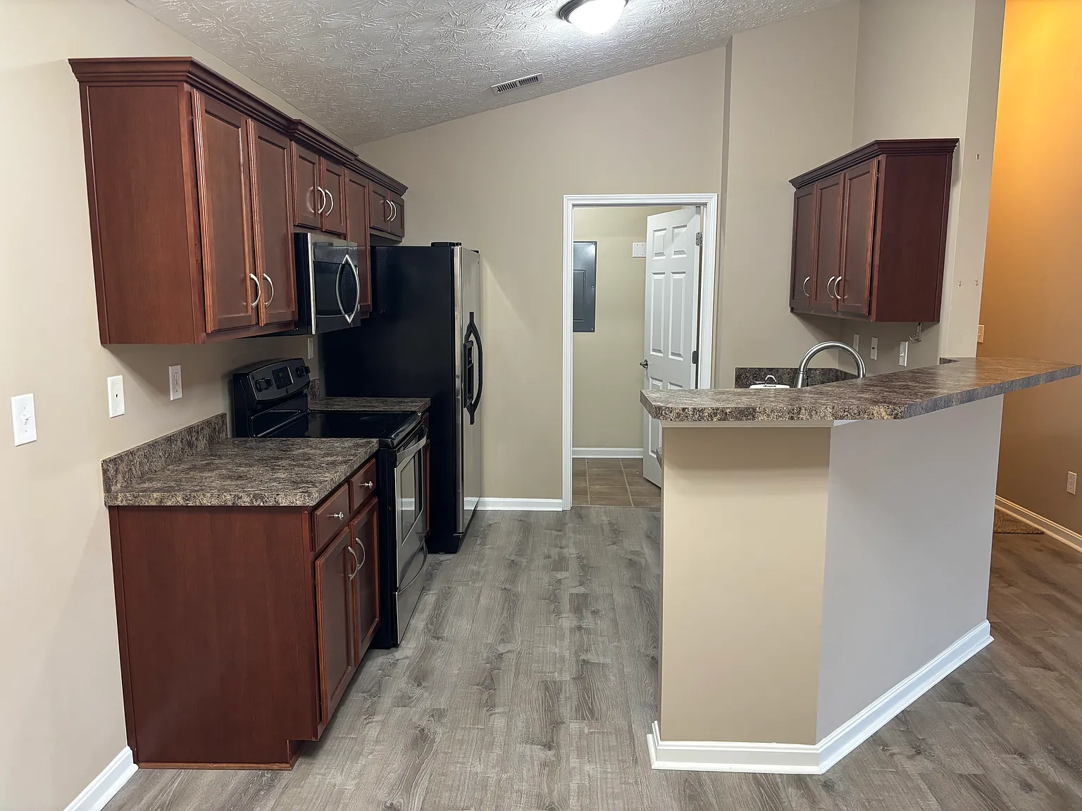 2 bed, 1260 sqft, $1,595 — Photo 3