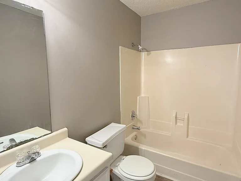 3929 Highridge Dr SW — Photo 12