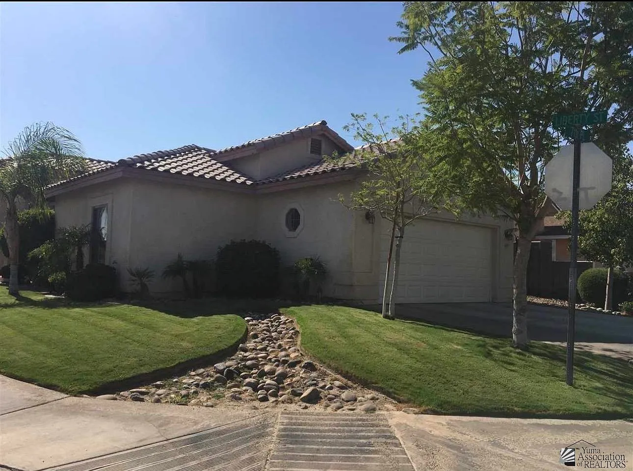 3 bed, 2.0 bath, 1466 sqft, $1,500 — Photo 2