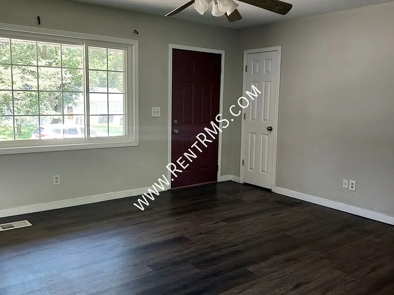 3379 SW Kirklawn Ave — Photo 3