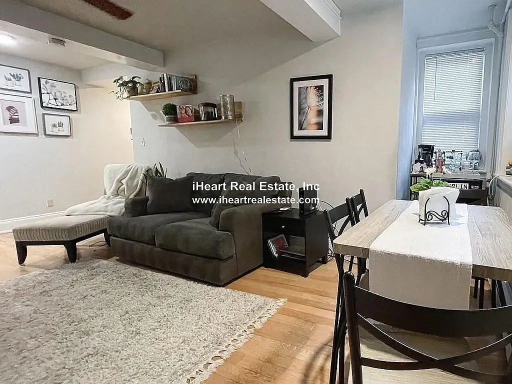 1 bed, 1.0 bath, $3,200 — Photo 4
