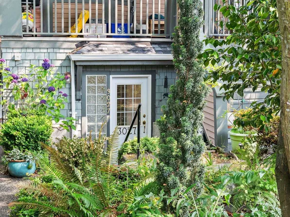 3027 W 7th Ave, Vancouver, BC V6K 1Z7