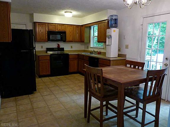 5th image of 109 Candlestick Pl