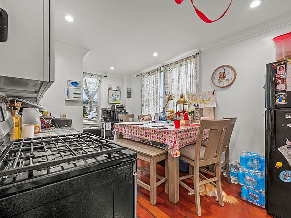 3rd image of 120 Rockaway Ave Floor 2