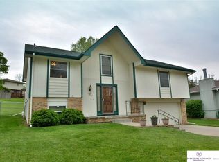 11037 Crown Point Ave, Omaha, NE 68164