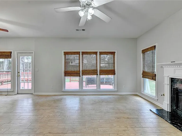 2835 Crestmont Ct — Photo 34