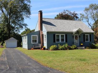 27 Woodland Dr, Norwich, CT 06360