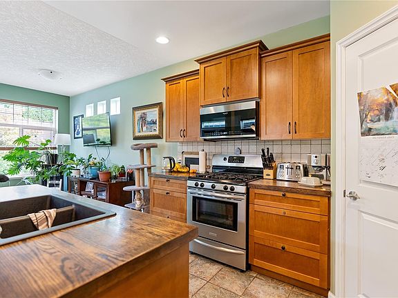 4th image of 6442 Birchview Way